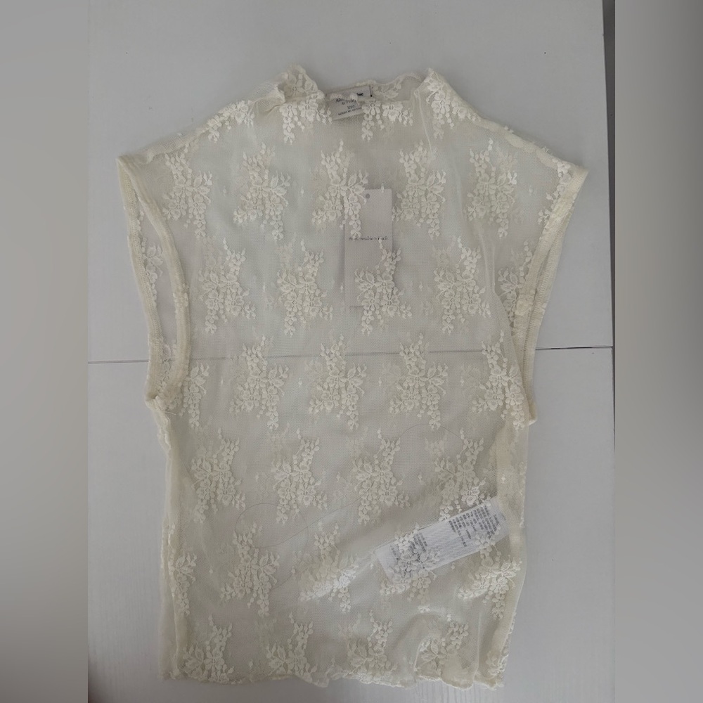 NWT Abercrombie Paloma Lace top